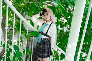 Stunning Takanashi Hoshino Cosplay by Nagi Shimizu: A Must-See Blue Archive Photo Collection for Anime Fans and Cosplayers - image 11
