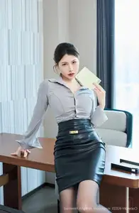 XiuRen No.10604: Yi Tian Tian's Seductive Charm in Elegant Office Attire - image 9