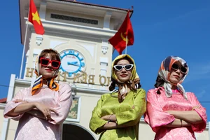 Ho Chi Minh City's Vibrant Tet Holiday: Top Photography Spots - image 9