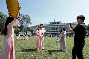 Ho Chi Minh City's Vibrant Tet Holiday: Top Photography Spots - image 3