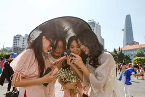 Ho Chi Minh City's Vibrant Tet Holiday: Top Photography Spots - image 5