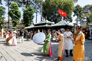 Ho Chi Minh City's Vibrant Tet Holiday: Top Photography Spots - image 1