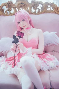Stunning Dorothy NIKKE Cosplay by Shuang Yue Shimo: A High-Quality 27-Photo Gallery from Goddess of Victory - image 0