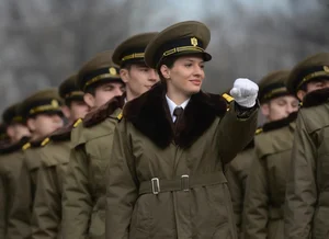 Top 10 Countries with the Most Striking Female Military Personnel - image 8