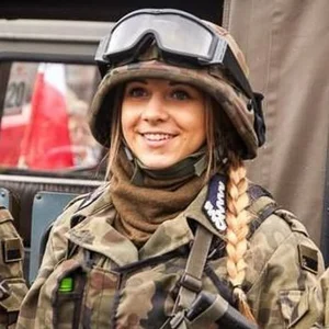 Top 10 Countries with the Most Striking Female Military Personnel - image 0