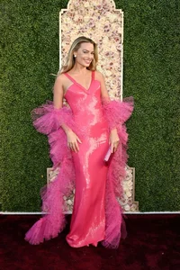 Oscars 2024 Red Carpet Fashion: Emma Stone, Margot Robbie, and Zendaya Shine in Hollywood - image 0