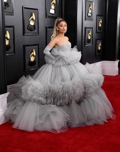 Oscars 2024 Red Carpet Fashion: Emma Stone, Margot Robbie, and Zendaya Shine in Hollywood - image 1