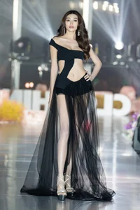 Miss Universe Vietnam H'Hen Nie Stuns in High-Cut Bikini - image 6