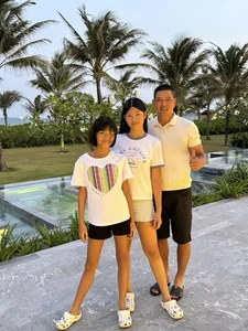 Binh Minh's Daughter Stuns Fans with Incredible 1.75m Height and Style - image 5
