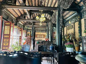 Inside Actor Hoang Map's Multi-Million Dollar Ancient Mansion for Sale - image 12