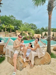 Lifestyle Spotlight: Khanh Chi’s Bold Fashion Choices and Public Influence - image 2
