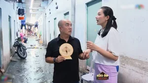 Emotional Reunion: Phan Nhu Thao Visits 'Co' Phung Ngoc from Song of the South - image 4