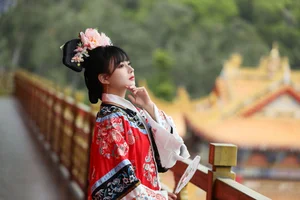 Art Language Vol.6541: Intimate Storytelling with Wo Shi Xiao Sui Sui - image 6