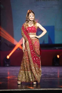 Miss Vietnam Dieu Hoa Shares the Runway with Her Daughter in a Historic Fashion Moment - image 0