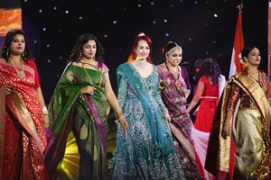Miss Vietnam Dieu Hoa Shares the Runway with Her Daughter in a Historic Fashion Moment - image 8