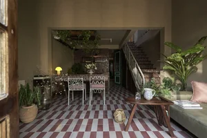 Stunning Transformation of an Old Alley Apartment Captivates International Media - image 2