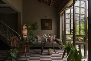 Stunning Transformation of an Old Alley Apartment Captivates International Media - image 4