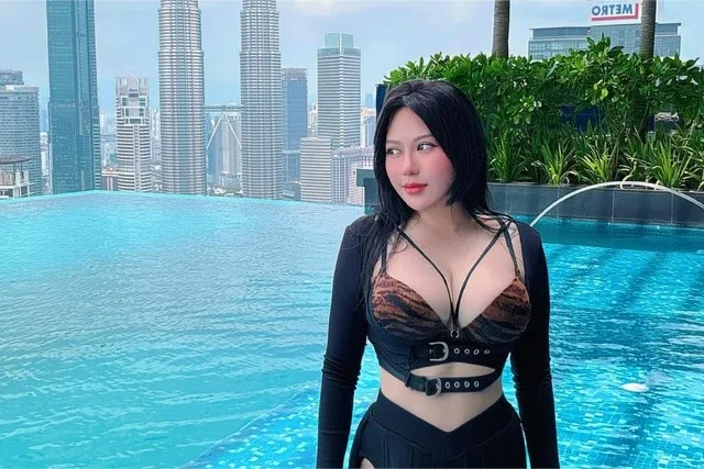 Social Media Star with Stunning Physique Reveals Surprising Dating History