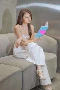 Artist Cong Ly Celebrates Birthday as Engagement Rumors Surround Ngoc Huyen - image 3