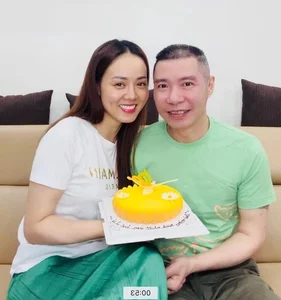 Artist Cong Ly Celebrates Birthday as Engagement Rumors Surround Ngoc Huyen - image 5