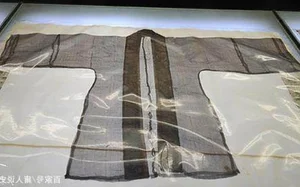 Archaeologists Shocked by Ancient Tomb Discovery of Beauty in 354 Layers - image 6