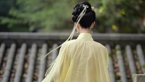 Exquisite Portrait Art: Noble Lady Cangcang by Yituyu - image 0