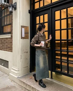 5 Minimalist Skirt Styles Perfect for Festive Celebrations and Daily Chic - image 3