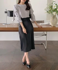 5 Minimalist Skirt Styles Perfect for Festive Celebrations and Daily Chic - image 0