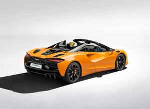 McLaren Artura Spider Launch: A High-Performance Hybrid Convertible Aiming for the Elite - image 4