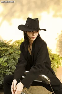 YiTuYu Art Language Vol.4082: Exploring the Aesthetic Elegance and Timeless Beauty of Model Wan Ning - image 11