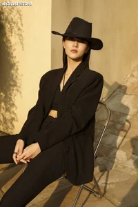 YiTuYu Art Language Vol.4082: Exploring the Aesthetic Elegance and Timeless Beauty of Model Wan Ning - image 5
