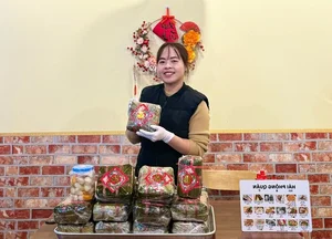 A Taste of Home: Vietnamese Woman Sells Banh Chung in South Korea for Tet - image 2