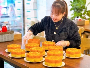 A Taste of Home: Vietnamese Woman Sells Banh Chung in South Korea for Tet - image 4