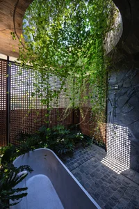 Dora Villa: Sustainable Raw Concrete Architecture Filled with Natural Light - image 0