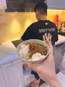 Actress Bao Thanh Chooses Cozy Home Cooking Over Concert Hype - image 8