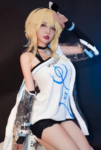 Stunning Lumine Cosplay by Potato Godzilla in Hoyofest Outfit - image 15