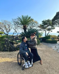 An Inspiring Love Story: Korean Star Song Ji-eun and Paralyzed YouTuber Park We’s Beautiful Journey - image 0