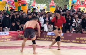 Anh Tho: The Wrestling Sensation Captivating Fans with Her Stunning Physique and Athletic Charm - image 9