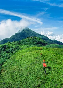 Conquering Pa Thien - Voi Mep: A Breathtaking Trekking Adventure Through Vietnam's Sea of Clouds and Ancient Forests - image 3