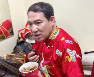 Duy Manh and Son Support Tao Quan Artists Behind the Scenes - image 11