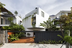 Rotating House in Da Nang: A 3-Story Modern Marvel Redefining Urban Privacy and Ventilation - image 11