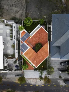 Rotating House in Da Nang: A 3-Story Modern Marvel Redefining Urban Privacy and Ventilation - image 5
