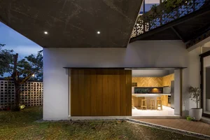 Rotating House in Da Nang: A 3-Story Modern Marvel Redefining Urban Privacy and Ventilation - image 10