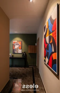 Luxury Tropical Apartment Interior Design with Bold Color Palettes - image 1