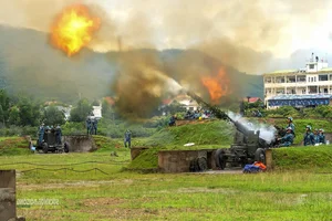 Spectacular Live-Fire Drills by Anti-Aircraft Artillery Cadets - image 0