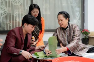 Vietnamese Celebrities Celebrate Tet 2024 with Traditional Banh Chung Making - image 6