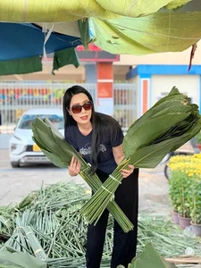 Vietnamese Celebrities Celebrate Tet 2024 with Traditional Banh Chung Making - image 9