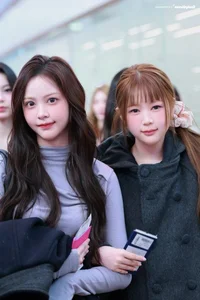 Hearts2Hearts 5th Gen Group Debuts Bold New Hair Colors and Edgy Visuals - View - image 3
