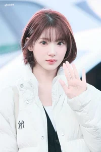 Hearts2Hearts 5th Gen Group Debuts Bold New Hair Colors and Edgy Visuals - View - image 4