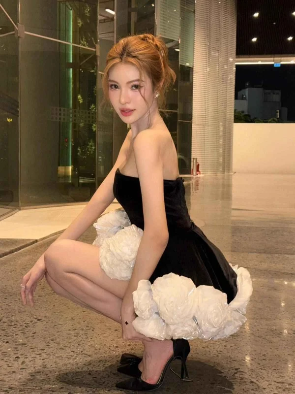 Runner-Up Tuong San's Stunning Everyday Street Style
